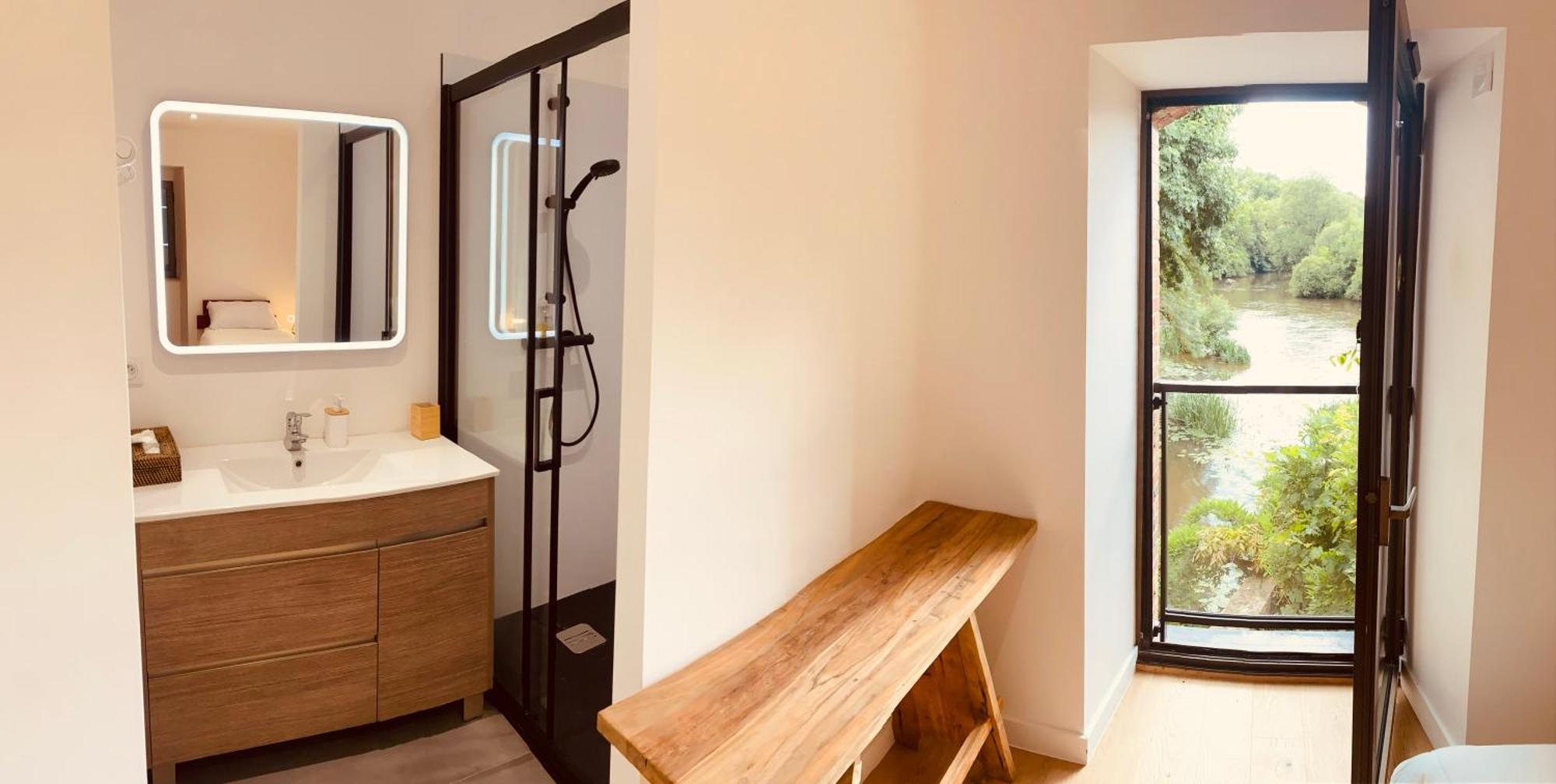 Bed and Breakfast Le Moulin Du Guy, Proche Du Puy Dufou Chanverrie Esterno foto