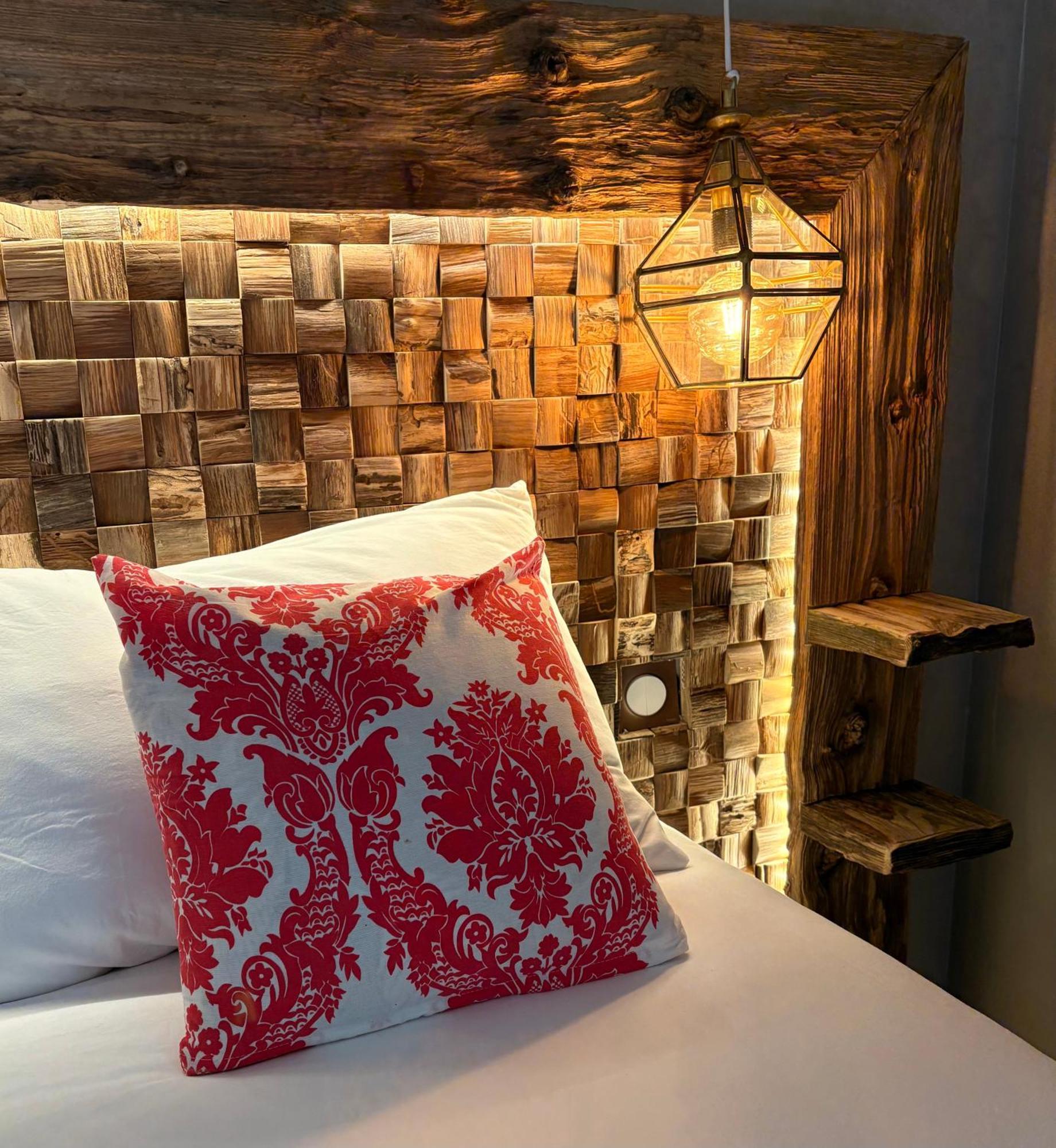 Bed and Breakfast Le Moulin Du Guy, Proche Du Puy Dufou Chanverrie Esterno foto
