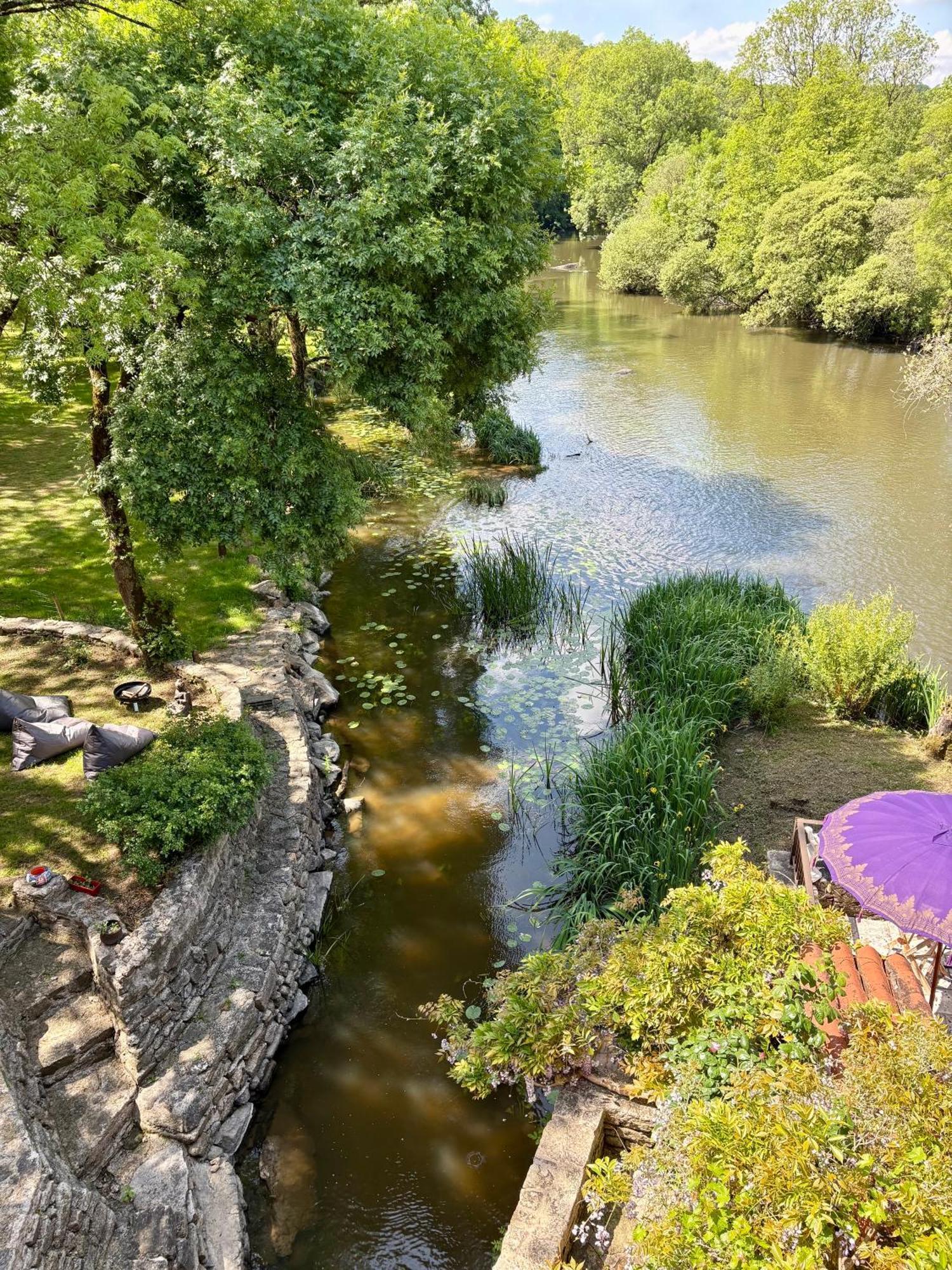 Bed and Breakfast Le Moulin Du Guy, Proche Du Puy Dufou Chanverrie Esterno foto