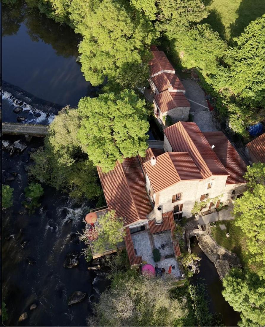 Bed and Breakfast Le Moulin Du Guy, Proche Du Puy Dufou Chanverrie Esterno foto